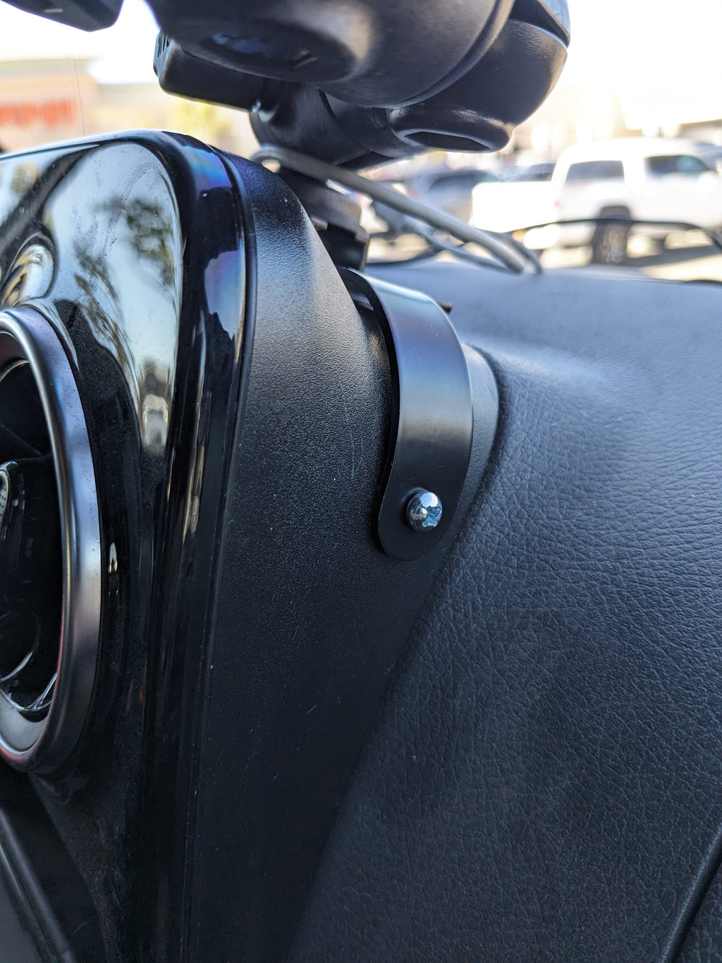 SPRINTER DASH ACCESSORIES AND PHONE MOUNTING SYSTEM