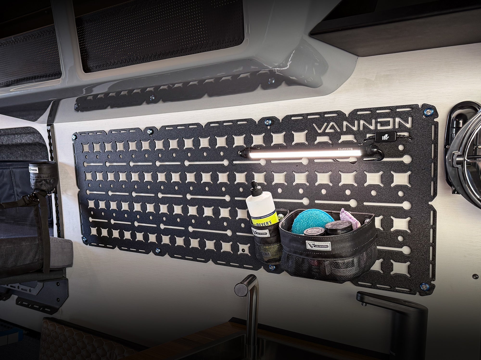 VANNON Walle Panel