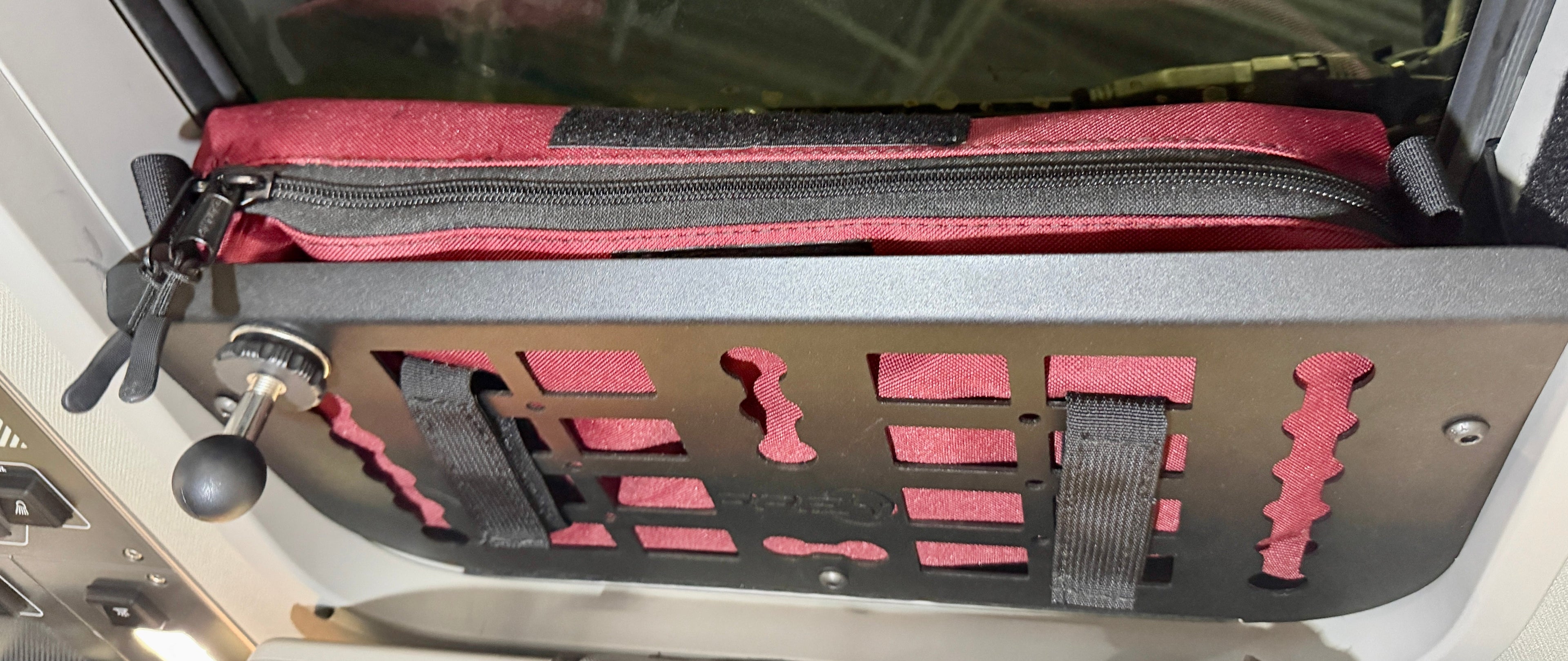 RRE Safari Window Shelf Bag