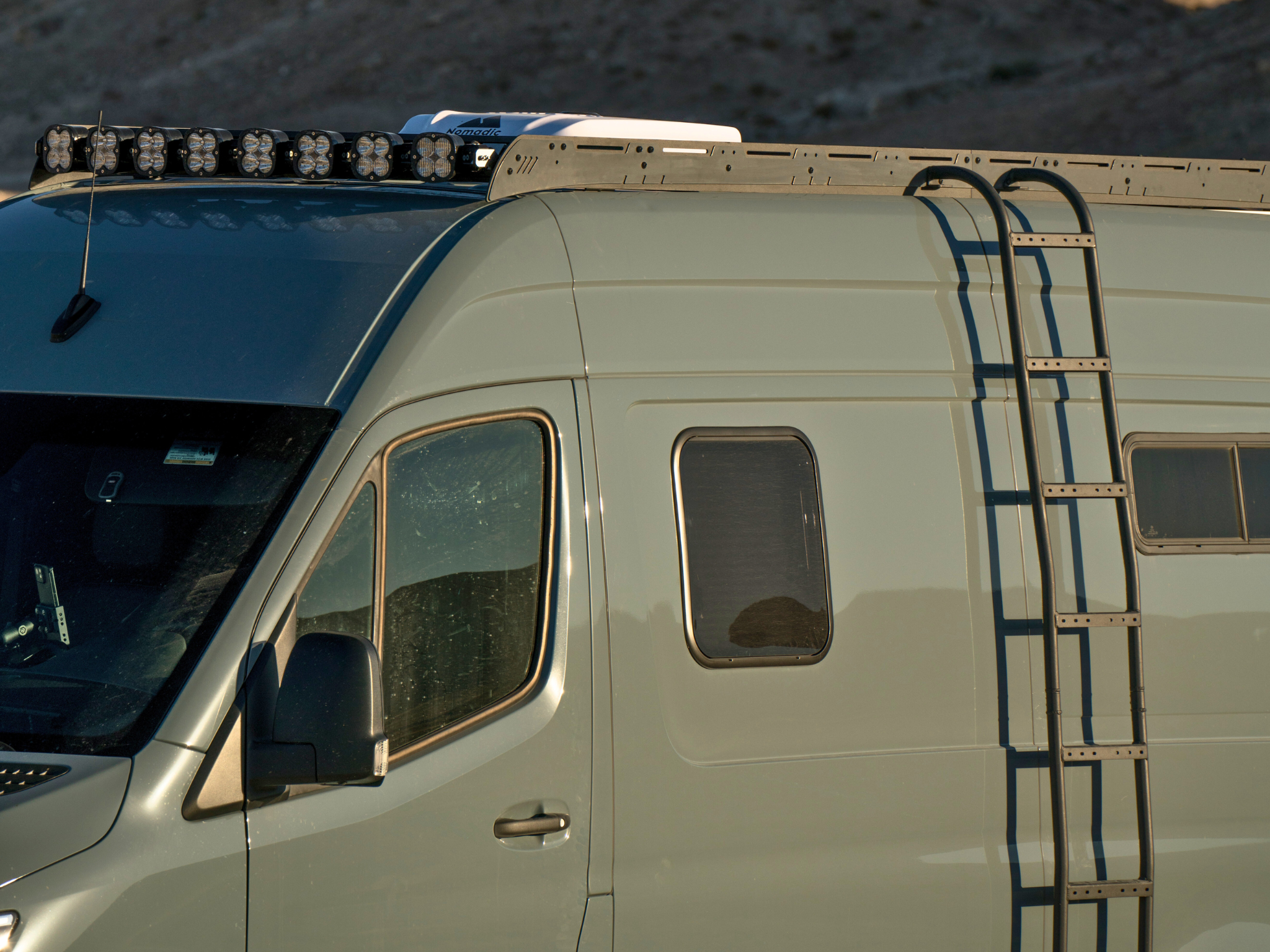 SPRINTER HIGH ROOF SIDE LADDER